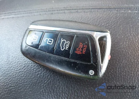 2016 Hyundai Santa Fe Sport 2.4L z USA, uszkodzony, nr VIN 5XYZUDLB3GG306338